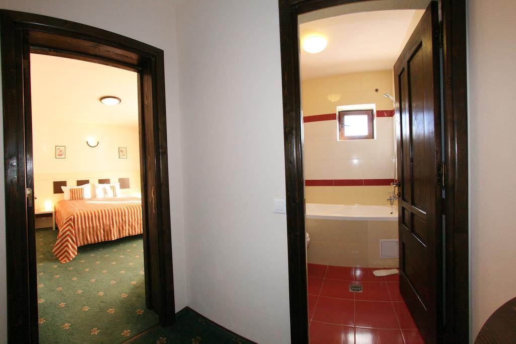 Hotel Draga Maria 프레데알 외부 사진